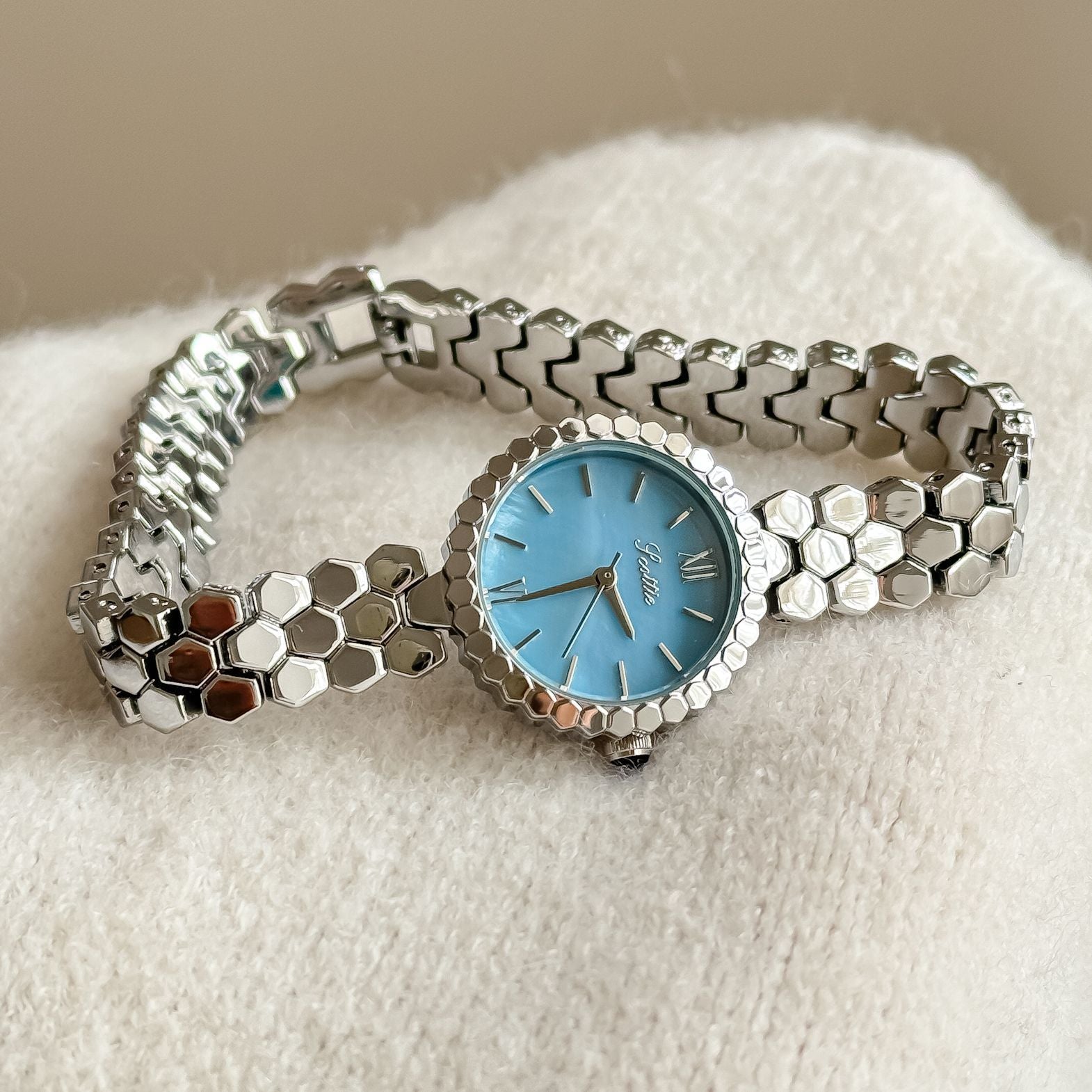 Fashion Quartz Rose Gold Small Watch Dujana147