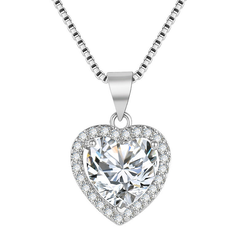 2023 New White Diamond Imitation Moissanite Heart Pendant Necklace Fashion Collarbone Necklace For Girlfriend Jewellery Gift Dujana147