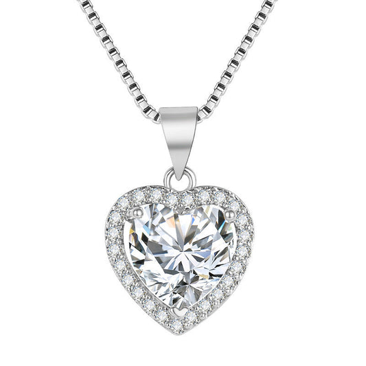 2023 New White Diamond Imitation Moissanite Heart Pendant Necklace Fashion Collarbone Necklace For Girlfriend Jewellery Gift Dujana147