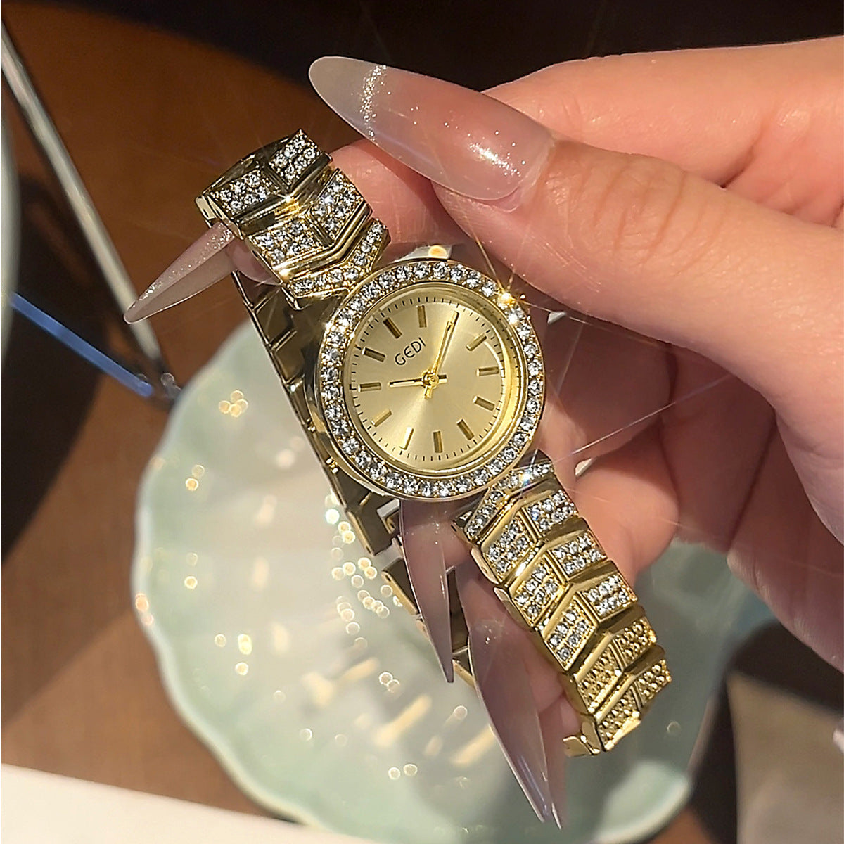 Gedi Light Luxury Suncoo Appearance Women's Watch Dujana147