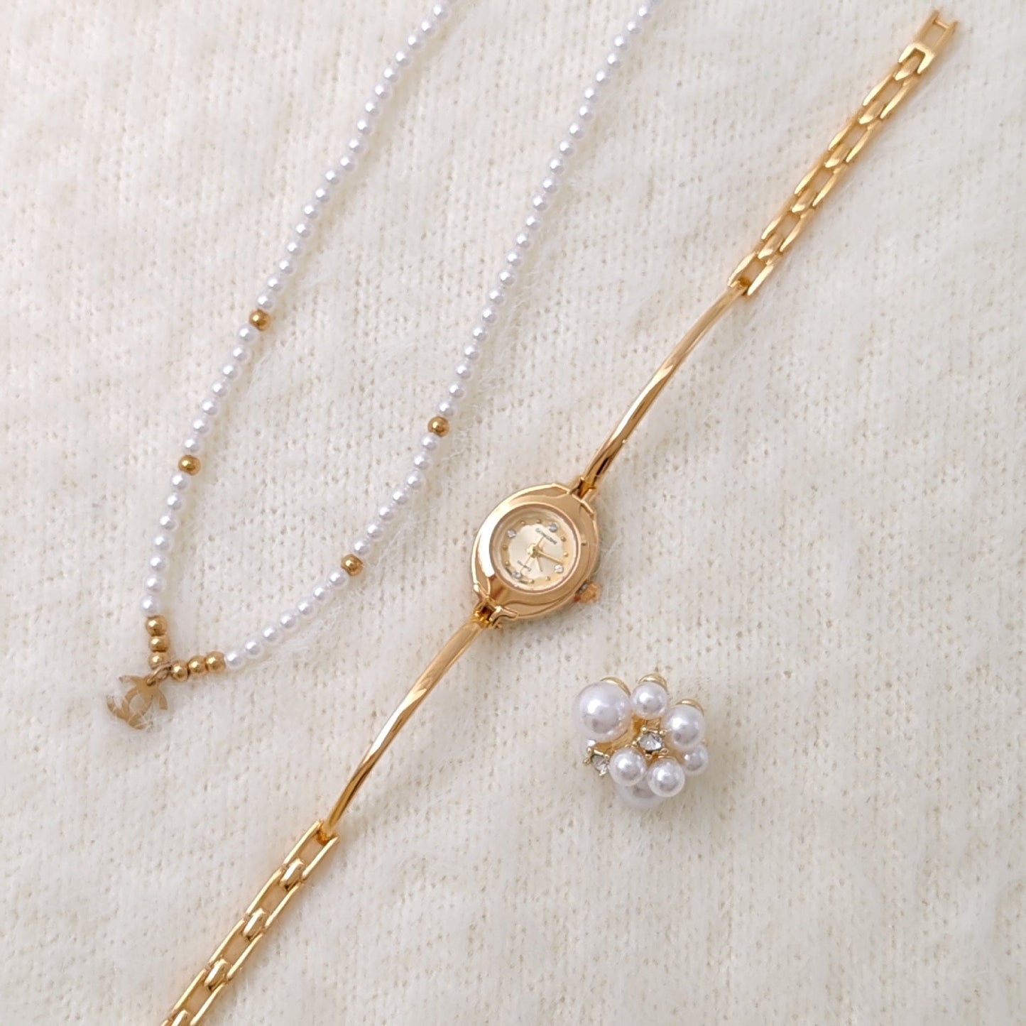 Small Bracelet Women's Watch Simple Good-looking Quartz Watch Dujana147