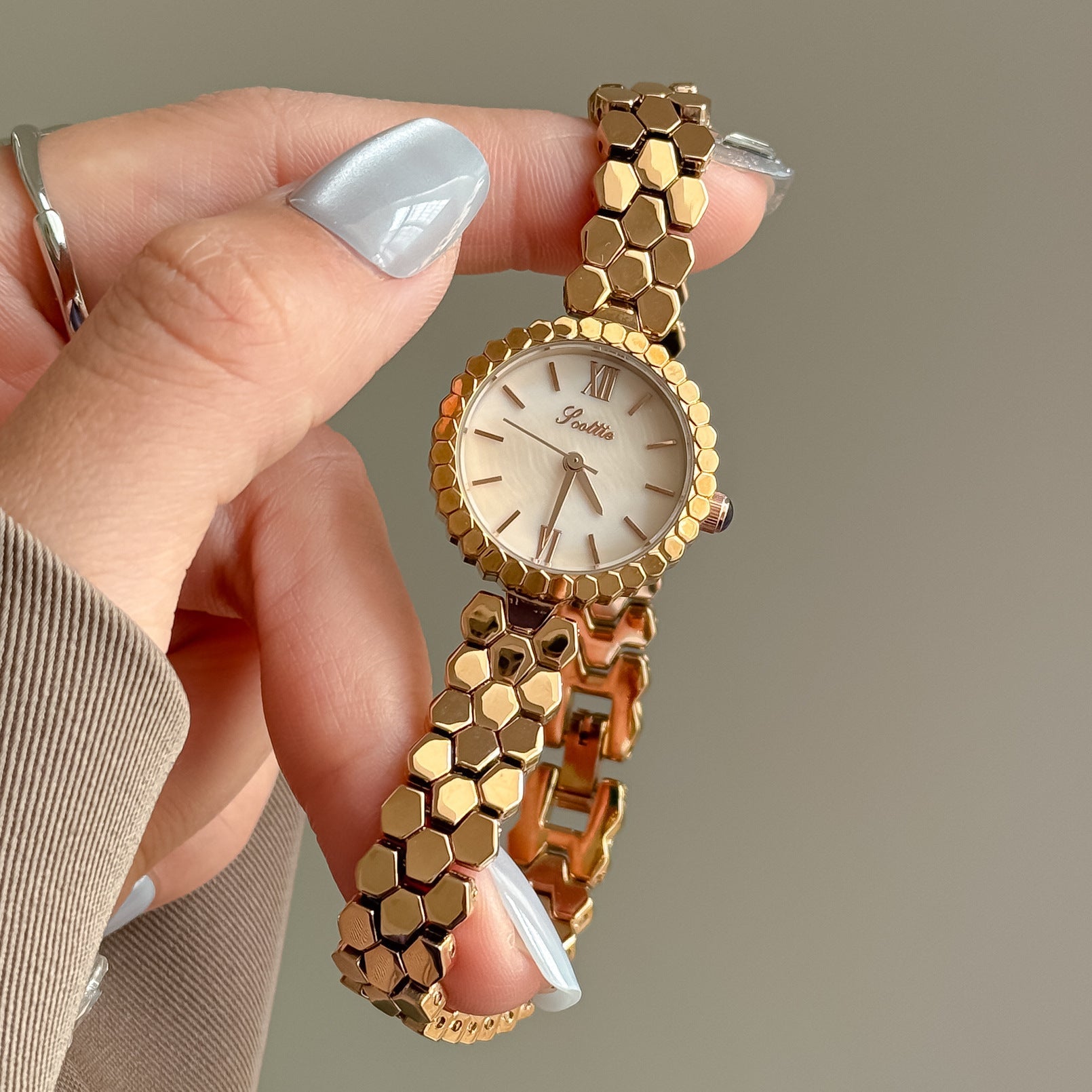 Fashion Quartz Rose Gold Small Watch Dujana147